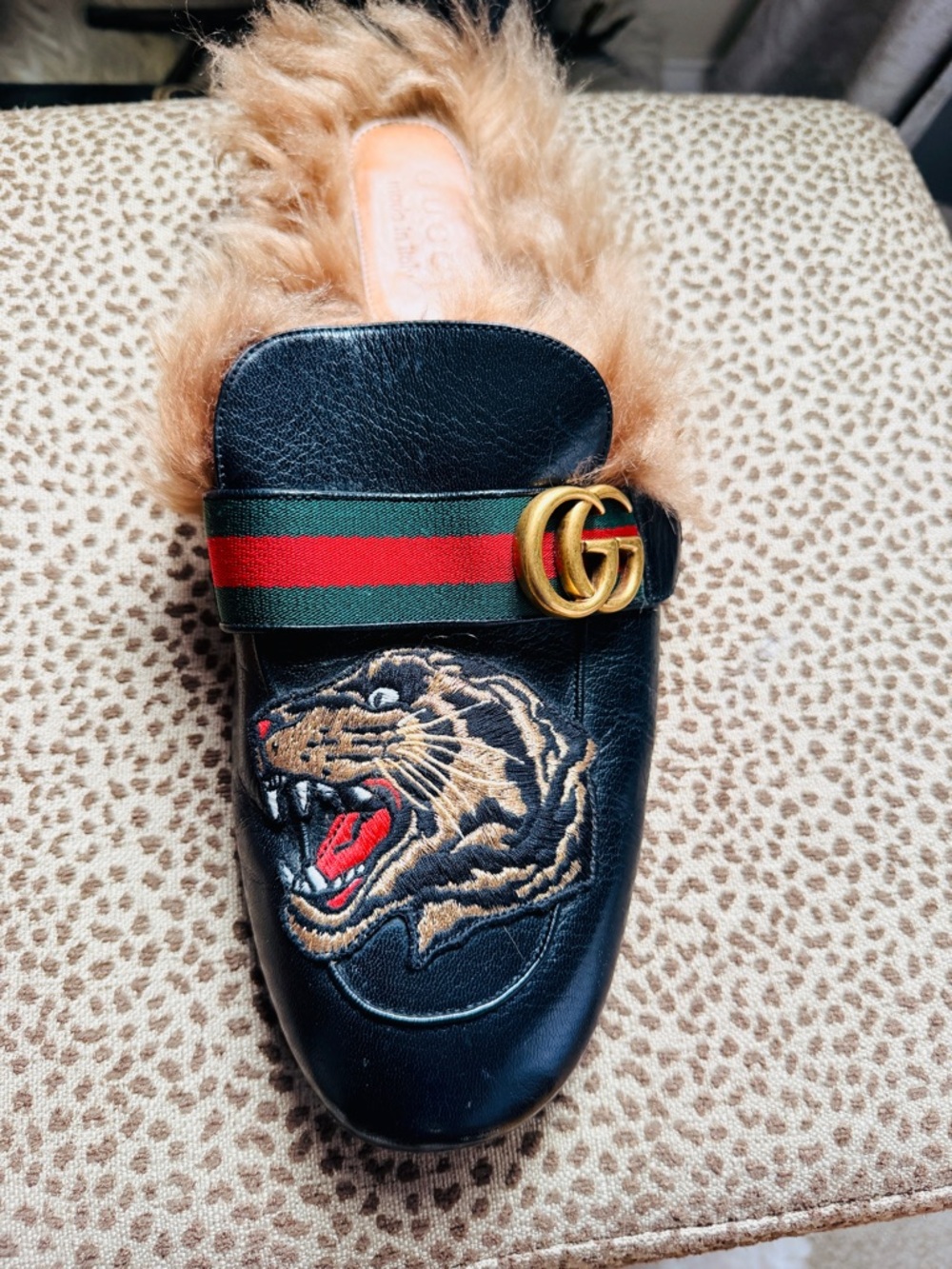 Gucci Black Leather Fur Trim Slide with Tan Fur